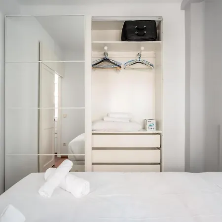 2 Bedrooms 1 Bathroom Furnished - Anton Martin - Vintage - Mintystay Madrid Exterior photo